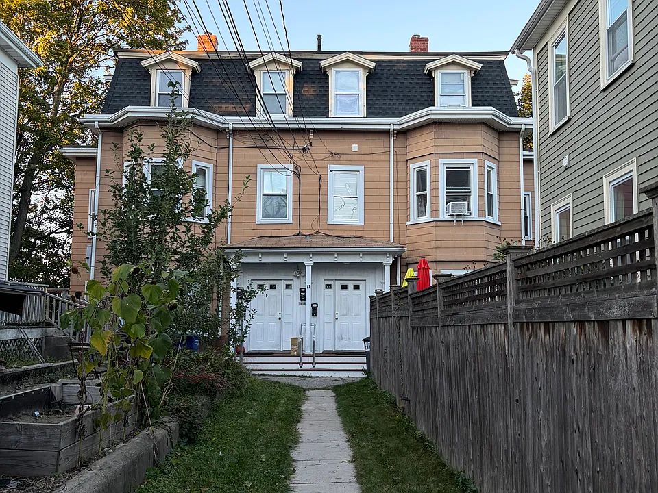 77 Bonair St #2-R