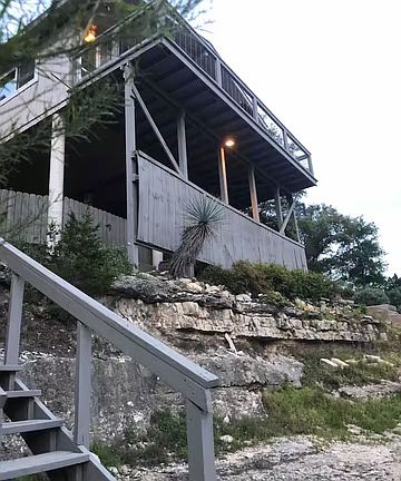 2nd image of 1435 Trail Pass
