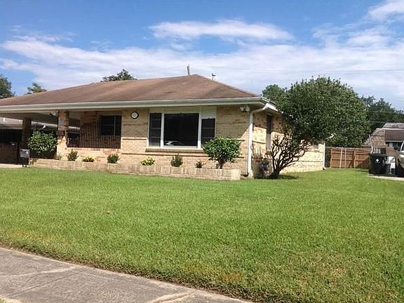 3rd image of 2826 Somerset Dr