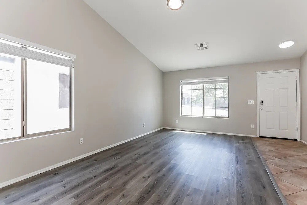 4 bed, 2.0 bath, 1657 sqft, $1,900 — Photo 3