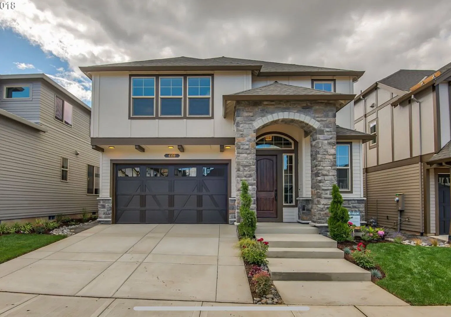 Stunning Executive Home in Bethany 4 Bedrooms | 3.5 Baths | Over 3,000 Sq Ft — Photo 1