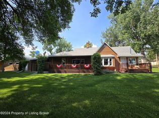 211 Dagnault Ave, Taylor, ND 58656