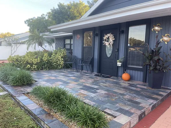 2712 Nancy St, Sarasota, FL 34237