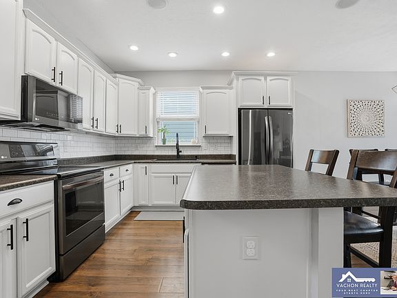 5th image of 8735 Carver Dr