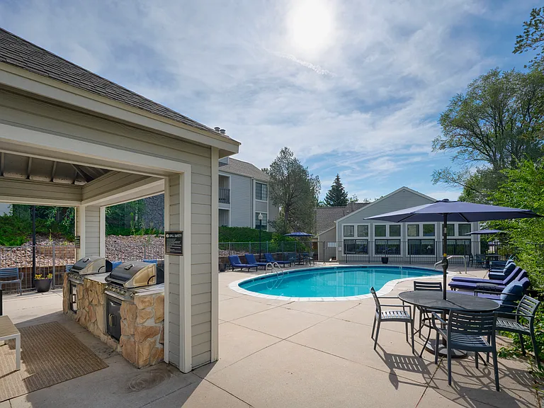 Quail Cove Apartments — Photo 13