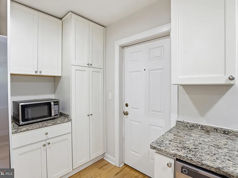 3101 E St SE — Photo 12