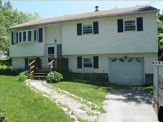 2nd image of 42 Fox Rd