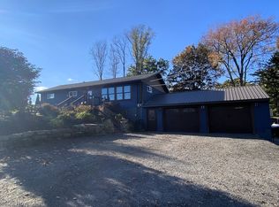 350 3rd St SW, Sugarcreek, OH 44681