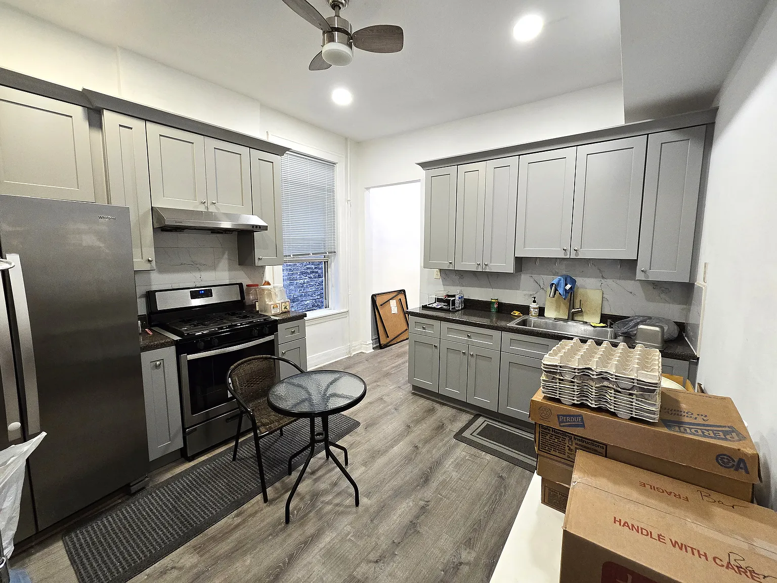 3 bed, 1100 sqft, $2,000 — Photo 3
