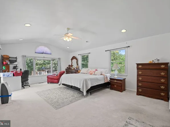 23439 Watson Rd, Leesburg, VA 20175