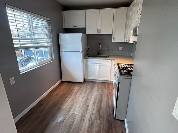 4th image of 1440 Robinson Ave APT 12