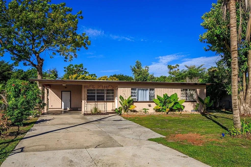 4 bed, 2.0 bath, 1822 sqft, $2,900 — Photo 1