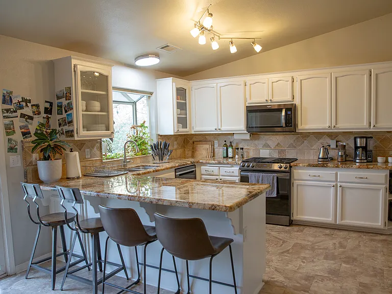 2930 Panorama Dr — Photo 11