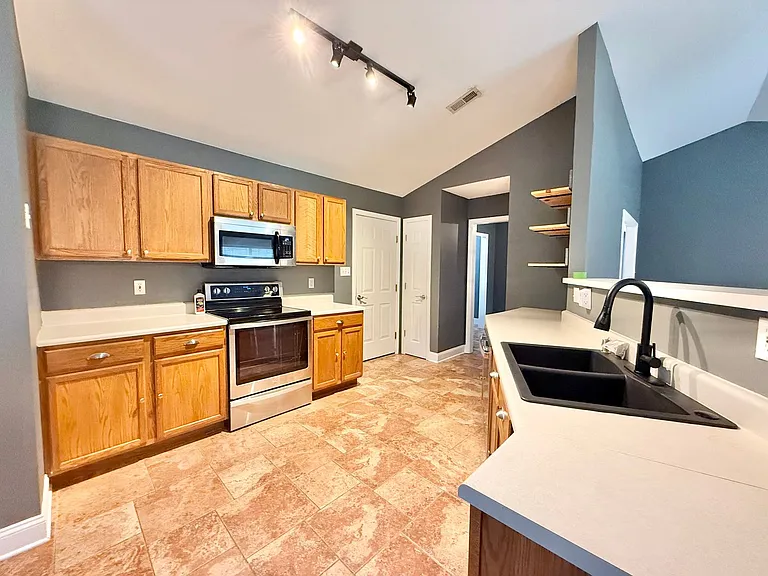 1105 Mercer Dr — Photo 9