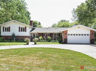303 Gatesby Rd, Riverside, IL 60546