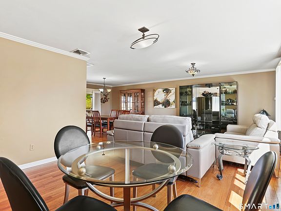 5th image of 548 Howellton Road