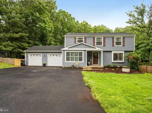 8005 Gracie Dr, Manassas, VA 20112