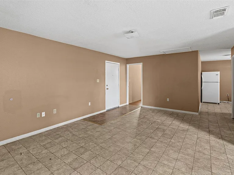 2200 Peach Ave #3 — Photo 6