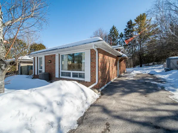 21 Huron Ct, Aurora, ON L4G 2X7