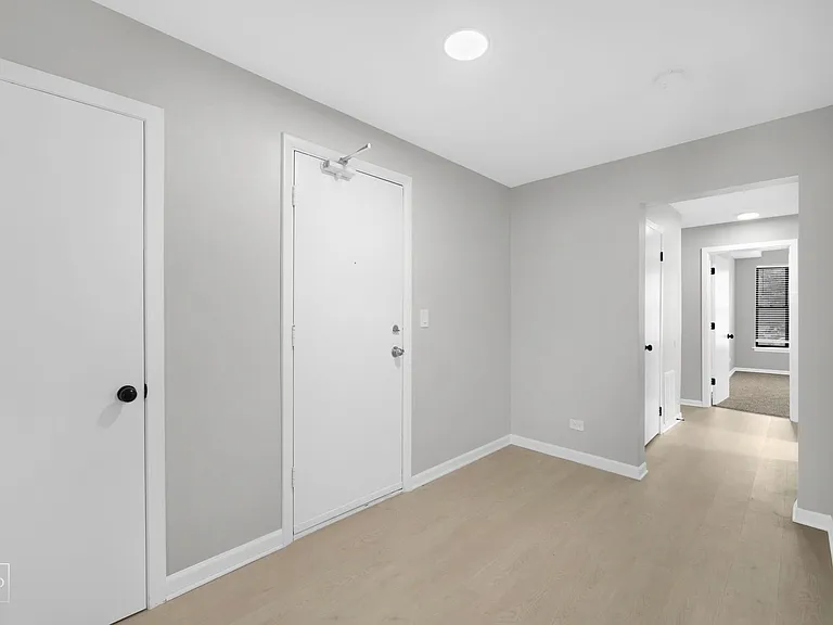 5051 S Forrestville — Photo 43