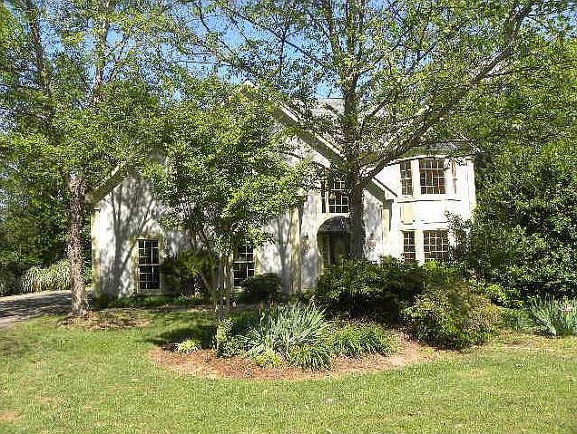 1st image of 4703 Claridge Way NE