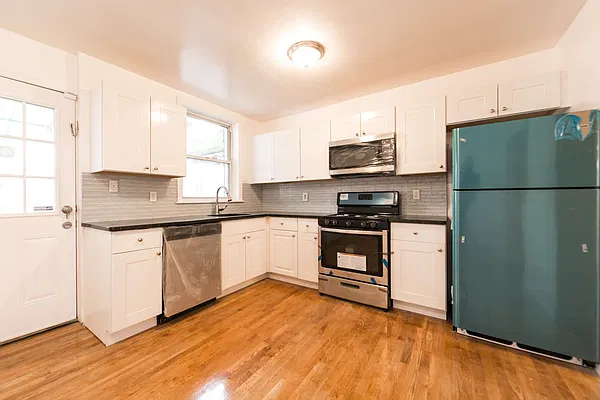 Sold by Keystone Realty USA Corp | media 7