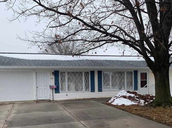 29 E Main St, Treynor, IA 51575