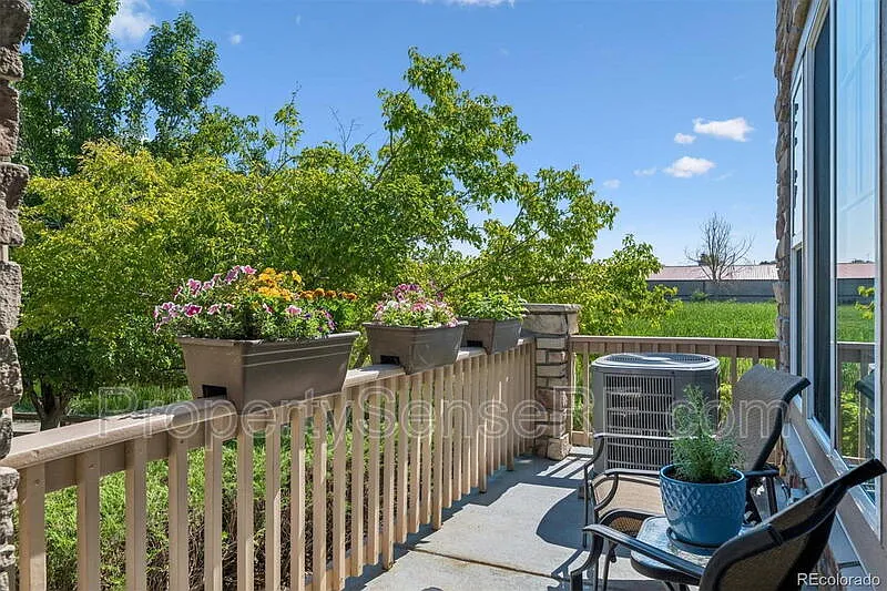 3 bed, 2.5 bath, $3,200 — Photo 2