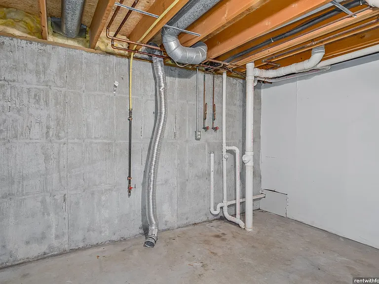 3835 E River Dr — Photo 11