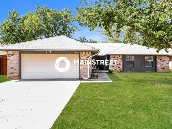 1305 Aquarius Rd, Edmond, OK 73003