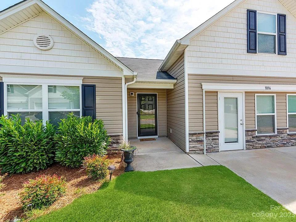 1016 Amberlight Cir #1016