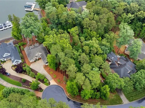124 Archer Gln, New London, NC 28127