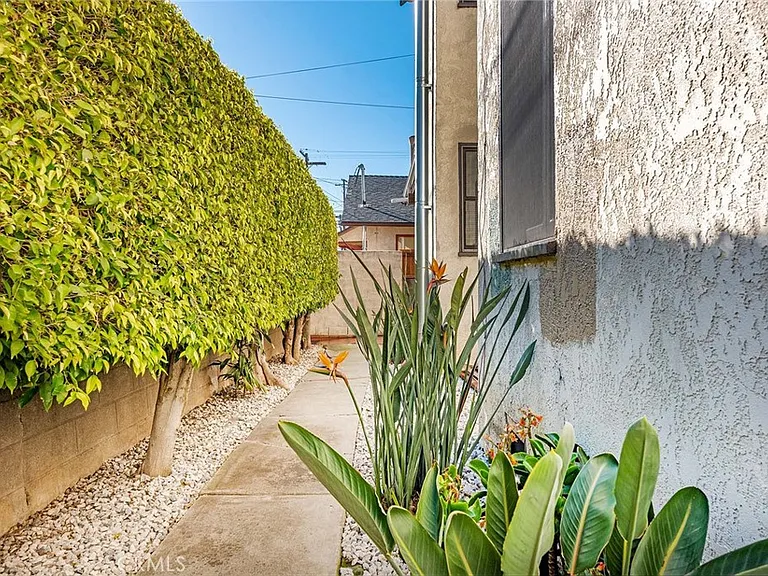 429 Olive Ave — Photo 27