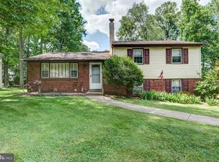 171 Deer Run Rd, Willow Grove, PA 19090