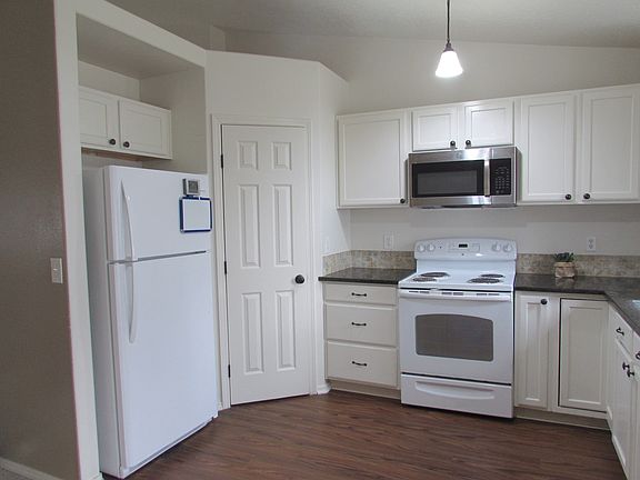 3rd image of 361 W Whitetail Ct