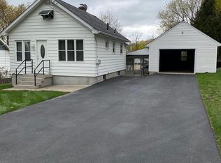 39 Douglas St, Wynantskill, NY 12198