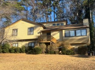 6845 Creekwood Dr, Douglasville, GA 30135