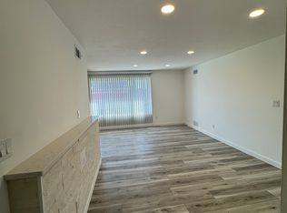 22081 River Oaks Dr #9, Rocky River, OH 44116