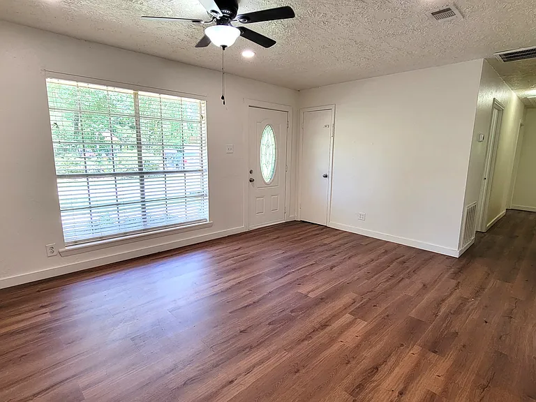 2100 Hill Top Ct #1 — Photo 11