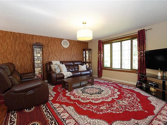 2nd image of 5554 Crestview Dr