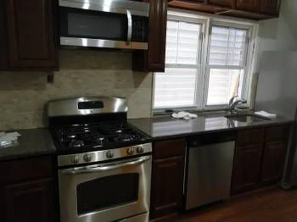 255 E 201st St, Bronx, NY 10458