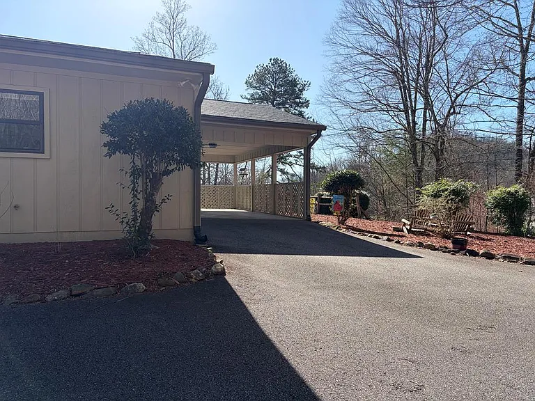 810 Oak Creek Rd #C — Photo 32