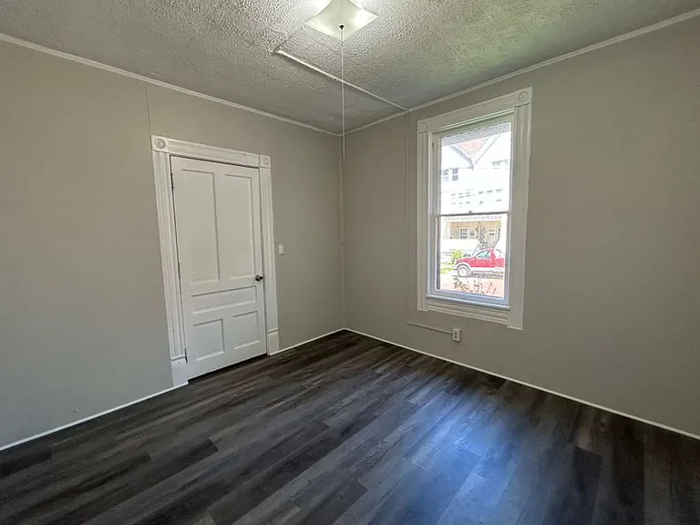 9300 Madison Ave — Photo 15
