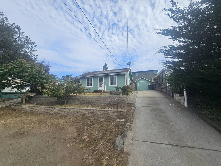 908 Pacific St — Photo 17