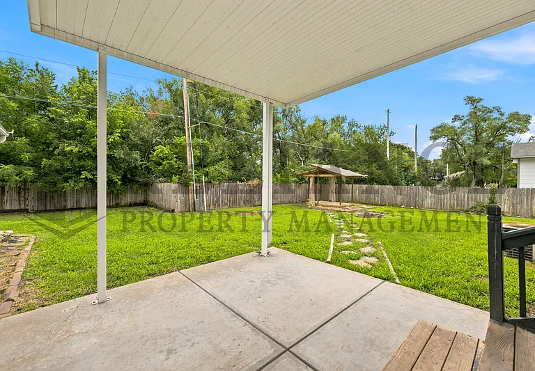 516 N Lakeside Dr — Photo 6