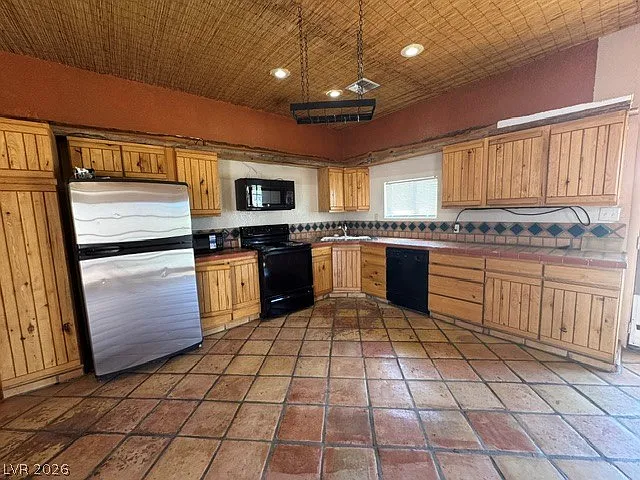5450 Humbolt Pl — Photo 6