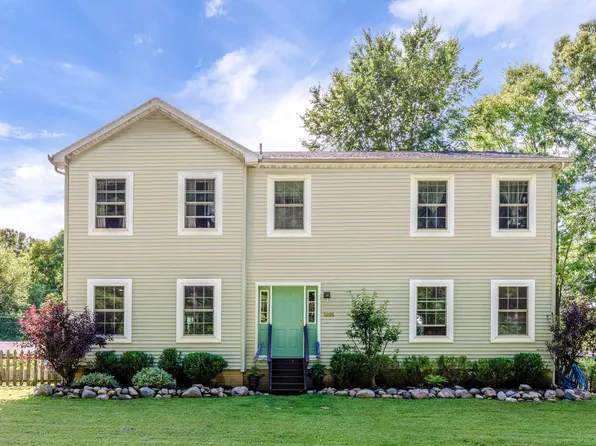 5095 Endicott St, White Lake, MI 48383