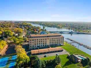 1545 Arboretum Dr APT 107, Oshkosh, WI 54901