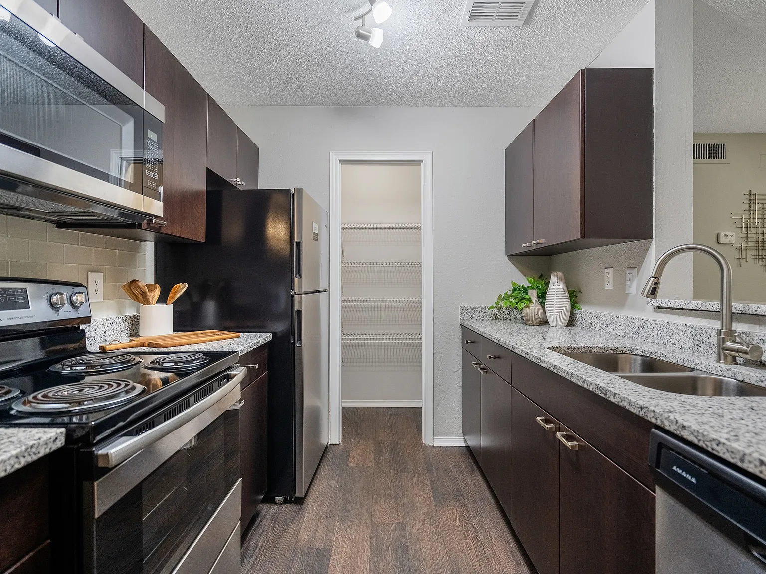Clairmont Reserve Apartment Homes — Photo 2