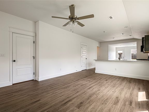 4th image of 1713 Edwards St